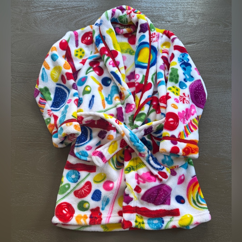 Dylan’s Candy Bar Youth Fuzzy Robe, size small (6-8), excellent condition